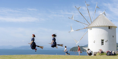 ���V����